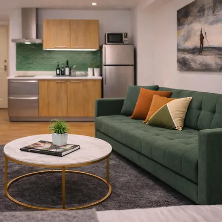 Metro Luxe Suite